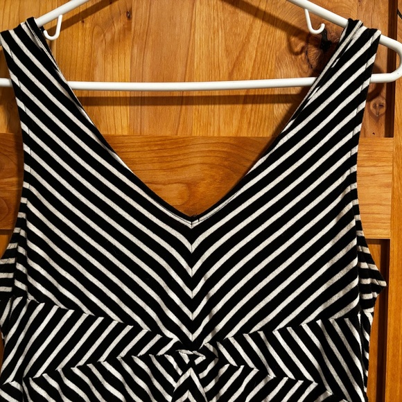 Motherhood Maternity Size Medium Black & White Maxi Dress - Picture 4 of 5